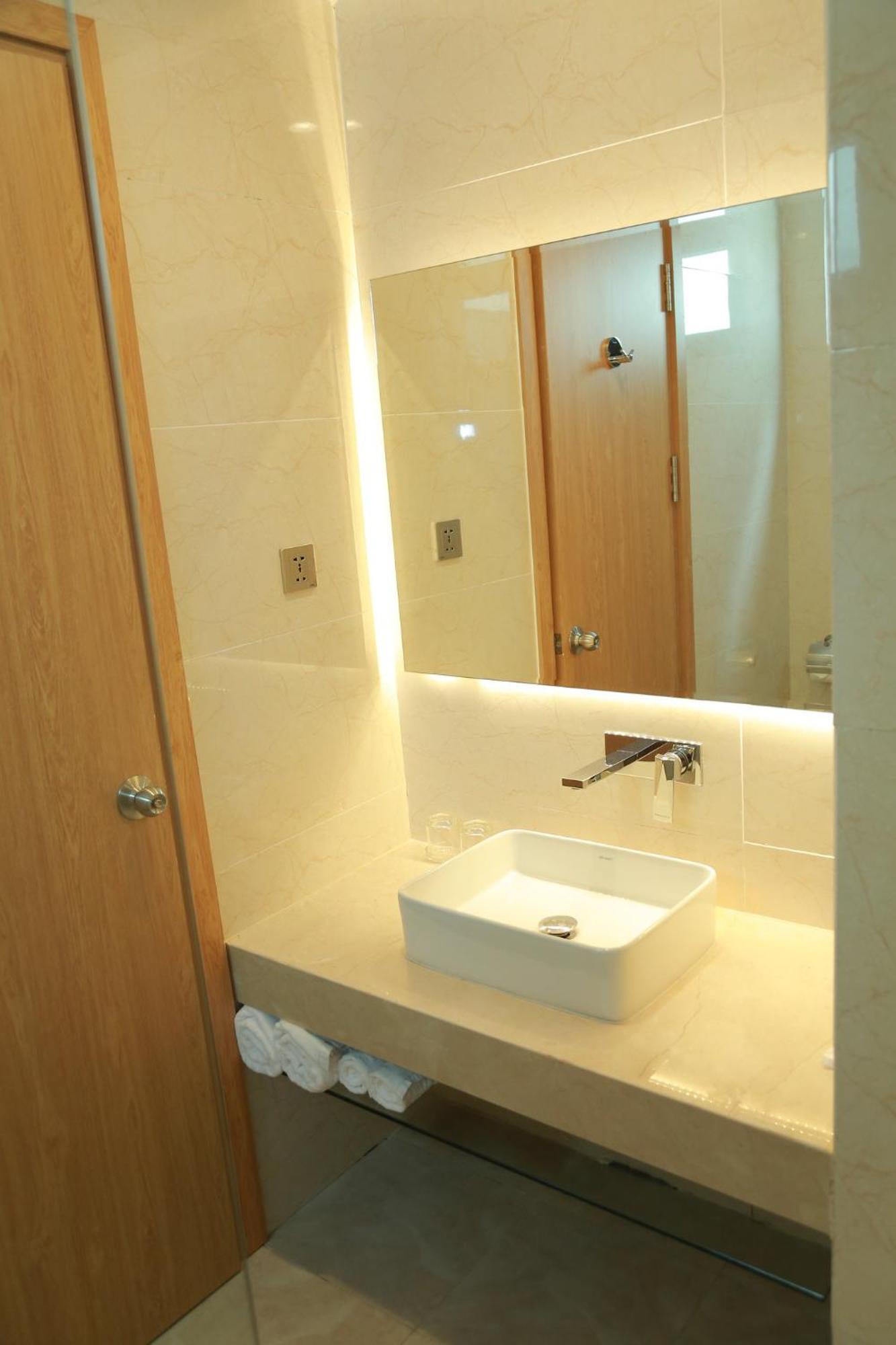 Gold Boutique Hotel Danang Экстерьер фото